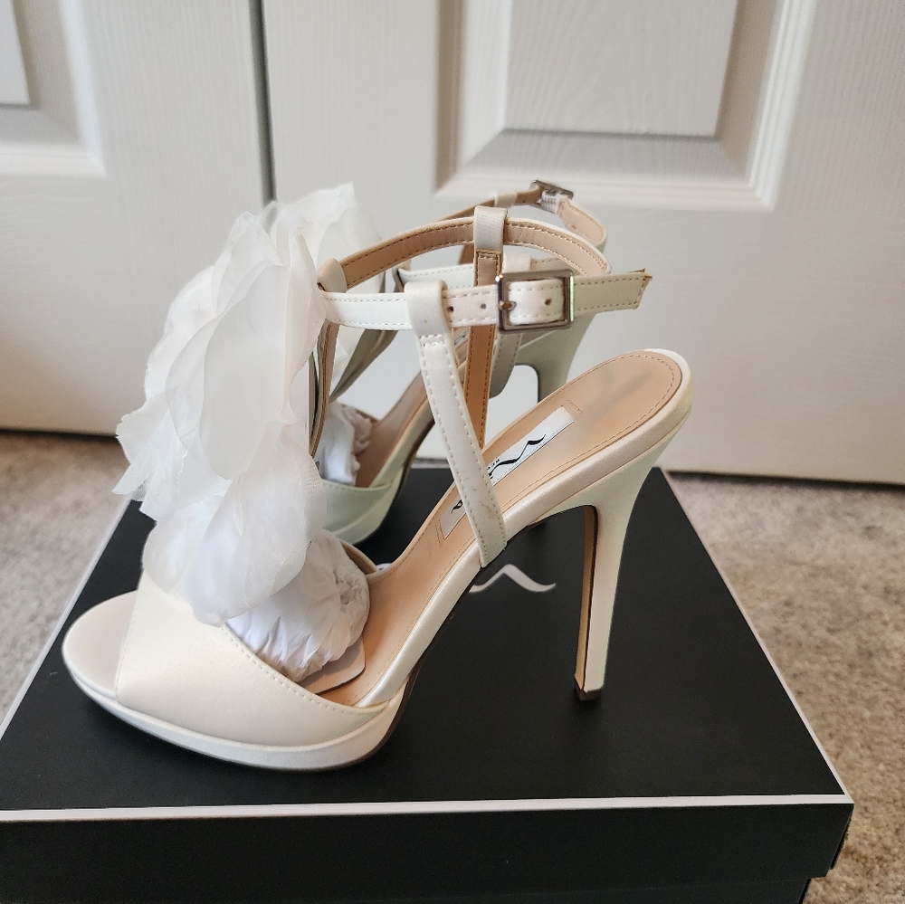 Nina Women's Brijida T-Strap Platform Evening Sandals